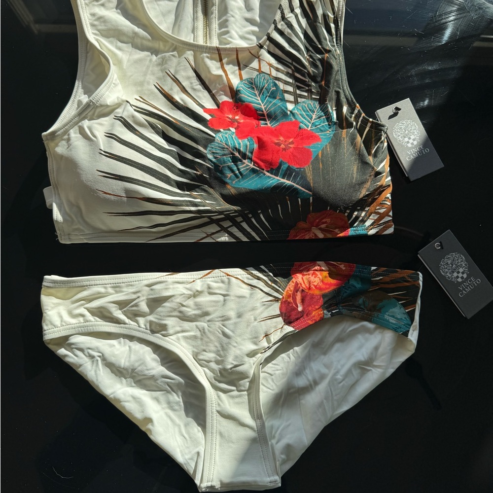 NWT Vince Camuto Bikini with a shirred back bottom and zip up strappy back.